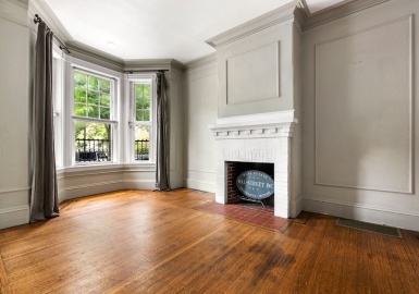 58 Thomas Park, Boston, Massachusetts 02127, 4 Bedrooms Bedrooms, 9 Rooms Rooms,2.5 BathroomsBathrooms,Residential,For Sale,Thomas Park,73391638