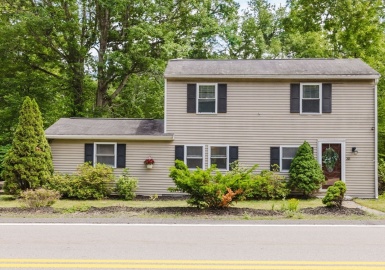 35 West St, Wrentham, Massachusetts 02093, 2 Bedrooms Bedrooms, 4 Rooms Rooms,1 BathroomBathrooms,Residential,For Sale,West St,73391740