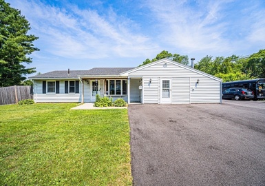 214 Hovendon Ave, Brockton, Massachusetts 02302, 3 Bedrooms Bedrooms, 6 Rooms Rooms,1 BathroomBathrooms,Residential,For Sale,Hovendon Ave,73391746
