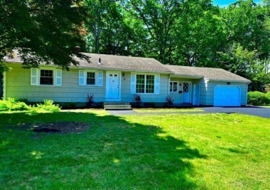 18 Hollywood St, South Hadley, Massachusetts 01075, 3 Bedrooms Bedrooms, 7 Rooms Rooms,1 BathroomBathrooms,Residential,For Sale,Hollywood St,73391571