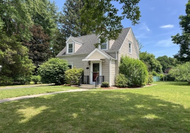 65 Franklin Rd, Longmeadow, Massachusetts 01106, 2 Bedrooms Bedrooms, 7 Rooms Rooms,2 BathroomsBathrooms,Residential,For Sale,Franklin Rd,73391778
