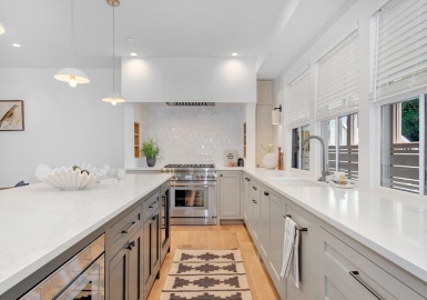 8A Milk Street, Newburyport, Massachusetts 01950, 3 Bedrooms Bedrooms, 7 Rooms Rooms,2.5 BathroomsBathrooms,Residential,For Sale,Milk Street,73391799