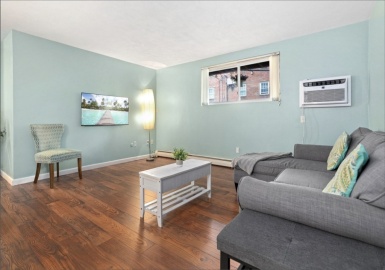 272 Albion St, Wakefield, Massachusetts 01880, 2 Bedrooms Bedrooms, 5 Rooms Rooms,1 BathroomBathrooms,Residential Lease,For Rent,Albion St,73392352