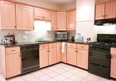 18 Union St, Boston, Massachusetts 02129, 2 Bedrooms Bedrooms, 4 Rooms Rooms,1 BathroomBathrooms,Residential Lease,For Rent,Union St,73392126