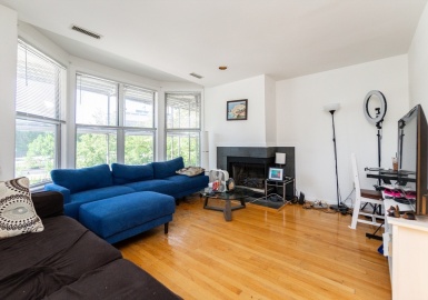 31 Henry St, Cambridge, Massachusetts 02139, 2 Bedrooms Bedrooms, 5 Rooms Rooms,2.5 BathroomsBathrooms,Residential Lease,For Rent,Henry St,73392355