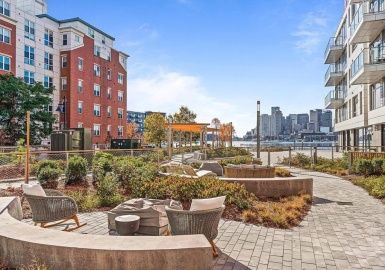 99 Sumner Street, Boston, Massachusetts 02128, 1 Bedroom Bedrooms, 3 Rooms Rooms,1 BathroomBathrooms,Residential Lease,For Rent,Sumner Street,73392369