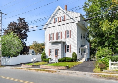 129 Friend St, Amesbury, Massachusetts 01913, 8 Bedrooms Bedrooms, 15 Rooms Rooms,3 BathroomsBathrooms,Residential Income,For Sale,Friend St,73392111