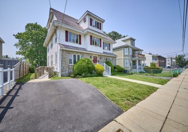 15 Hamilton Street, Boston, Massachusetts 02136, 6 Bedrooms Bedrooms, 15 Rooms Rooms,4.5 BathroomsBathrooms,Residential Income,For Sale,Hamilton Street,73392330