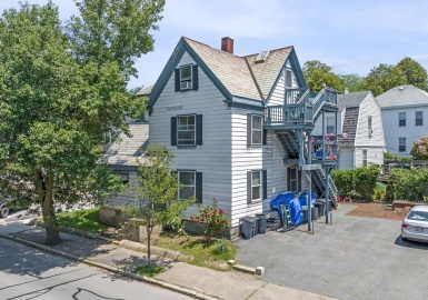 343 Cabot St, Beverly, Massachusetts 01915, 3 Bedrooms Bedrooms, 8 Rooms Rooms,3 BathroomsBathrooms,Residential Income,For Sale,Cabot St,73392439