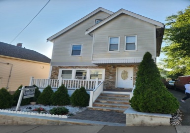 14 Russell St, Everett, Massachusetts 02149, 6 Bedrooms Bedrooms, 9 Rooms Rooms,2 BathroomsBathrooms,Residential Income,For Sale,Russell St,73392494