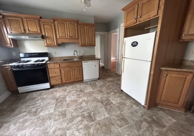 82 Conwell Ave, Somerville, Massachusetts 02144, 3 Bedrooms Bedrooms, 5 Rooms Rooms,1.5 BathroomsBathrooms,Residential Lease,For Rent,Conwell Ave,73392551
