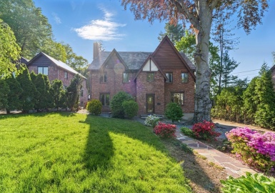 15 Park Ave, Newton, Massachusetts 02458, 8 Bedrooms Bedrooms, 16 Rooms Rooms,5 BathroomsBathrooms,Residential Lease,For Rent,Park Ave,73392694