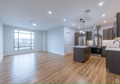 21 Summer Street, Natick, Massachusetts 01760, 2 Bedrooms Bedrooms, 5 Rooms Rooms,2 BathroomsBathrooms,Residential Lease,For Rent,Summer Street,73392698
