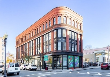 145 Munroe St, Lynn, Massachusetts 01901, 2 Rooms Rooms,1 BathroomBathrooms,Residential Lease,For Rent,Munroe St,73393028