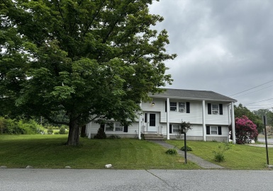 7 Tiffany Dr, Lowell, Massachusetts 01852, 3 Bedrooms Bedrooms, 6 Rooms Rooms,1.5 BathroomsBathrooms,Residential Lease,For Rent,Tiffany Dr,73393243