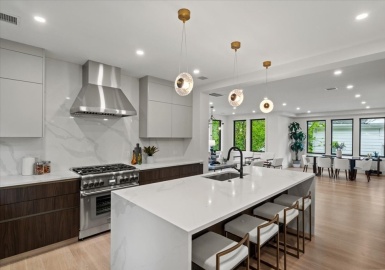 116 Thorndike Road, Brookline, Massachusetts 02446, 8 Bedrooms Bedrooms, 14 Rooms Rooms,7 BathroomsBathrooms,Residential Income,For Sale,Thorndike Road,73392966