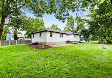 54-56 Avery St, Ipswich, Massachusetts 01938, 4 Bedrooms Bedrooms, 8 Rooms Rooms,2 BathroomsBathrooms,Residential Income,For Sale,Avery St,73393457