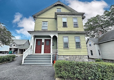 126 Agawam St, Lowell, Massachusetts 01852, 6 Bedrooms Bedrooms, 10 Rooms Rooms,2 BathroomsBathrooms,Residential Income,For Sale,Agawam St,73393547