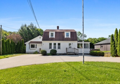 225 W Main St, Dudley, Massachusetts 01571, 5 Bedrooms Bedrooms, 13 Rooms Rooms,2.5 BathroomsBathrooms,Residential Income,For Sale,W Main St,73393734