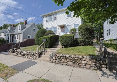 18-20 Melbourne Ave, Newton, Massachusetts 02460, 5 Bedrooms Bedrooms, 14 Rooms Rooms,2 BathroomsBathrooms,Residential Income,For Sale,Melbourne Ave,73391676