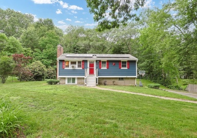 29 School St, Newbury, Massachusetts 01922, 3 Bedrooms Bedrooms, 6 Rooms Rooms,1 BathroomBathrooms,Residential,For Sale,School St,73394396