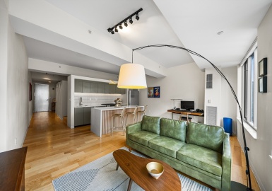 1313 Washington St, Boston, Massachusetts 02118, 1 Bedroom Bedrooms, 3 Rooms Rooms,1 BathroomBathrooms,Residential,For Sale,Wilkes Passage,Washington St,73394397