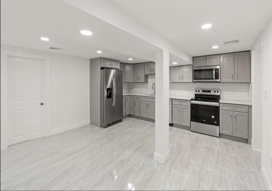 320 Malden St., Revere, Massachusetts 02151, 3 Bedrooms Bedrooms, 4 Rooms Rooms,2 BathroomsBathrooms,Residential Lease,For Rent,Malden St.,73394549