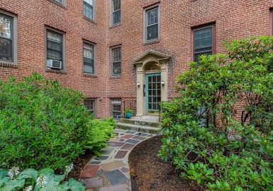 12 Ware Street, Cambridge, Massachusetts 02138, 2 Bedrooms Bedrooms, 4 Rooms Rooms,1 BathroomBathrooms,Residential Lease,For Rent,Ware Street,73394562
