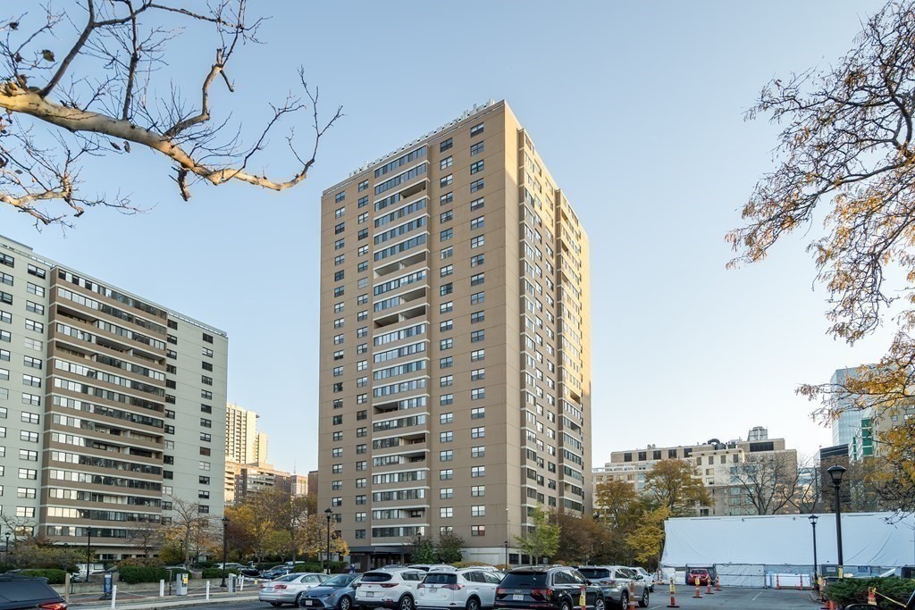 6-8 Whittier Place Garage, Boston, Massachusetts 02114, ,Residential Lease,For Rent,Whittier Place Garage,73394632