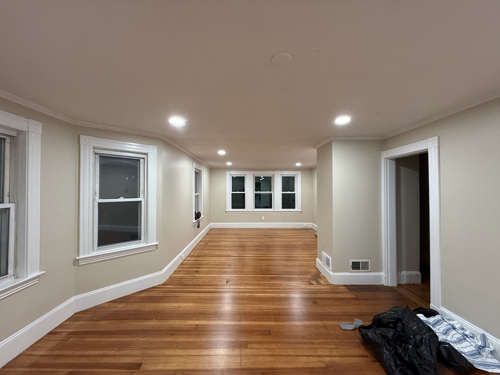 9-11 Elson Rd, Waltham, Massachusetts 02451, 6 Bedrooms Bedrooms, 12 Rooms Rooms,4 BathroomsBathrooms,Residential Income,For Sale,Elson Rd,73394589