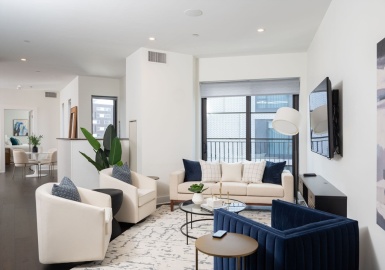 14 West Broadway, Hingham, Massachusetts 02127, 1 Bedroom Bedrooms, 3 Rooms Rooms,1 BathroomBathrooms,Residential,For Sale,West Broadway,73394726