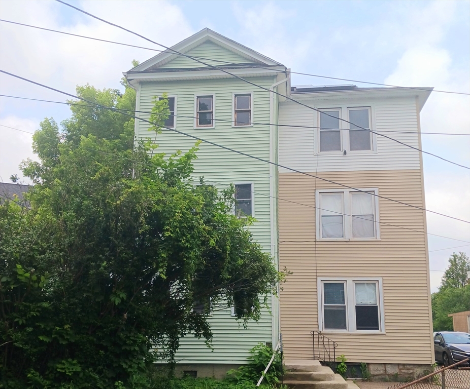 14 Douglas Court, Worcester, Massachusetts 01603