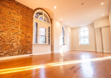 100 Captains Row, Chelsea, Massachusetts 02150, 3 Bedrooms Bedrooms, 6 Rooms Rooms,1 BathroomBathrooms,Residential,For Sale,Captains Row,73396321