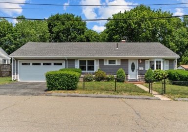 9 Bowen Rd, Peabody, Massachusetts 01960, 1 Bedroom Bedrooms, 5 Rooms Rooms,1 BathroomBathrooms,Residential,For Sale,Bowen Rd,73396323