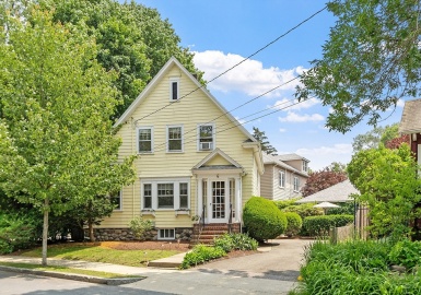 6 Mystic Lake Dr, Arlington, Massachusetts 02474, 2 Bedrooms Bedrooms, 6 Rooms Rooms,1 BathroomBathrooms,Residential,For Sale,Mystic Lake Dr,73396331