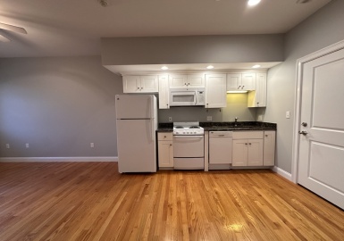 60 Pearl Street, Braintree, Massachusetts 02184, 1 Bedroom Bedrooms, 3 Rooms Rooms,1 BathroomBathrooms,Residential Lease,For Rent,Pearl Street,73397112