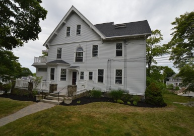 28 Columbus Ave, Beverly, Massachusetts 01915, 1 Bedroom Bedrooms, 3 Rooms Rooms,1 BathroomBathrooms,Residential Lease,For Rent,Columbus Ave,73397131