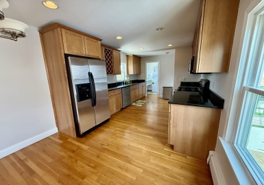 22 Dartmouth St, Somerville, Massachusetts 02145, 2 Bedrooms Bedrooms, 5 Rooms Rooms,1 BathroomBathrooms,Residential Lease,For Rent,Dartmouth St,73397104