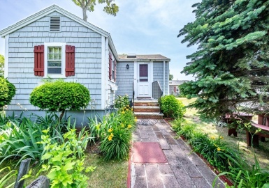638 Ma-28, Yarmouth, Massachusetts 02673, 2 Bedrooms Bedrooms, 3 Rooms Rooms,1 BathroomBathrooms,Residential,For Sale,Ma-28,73395352