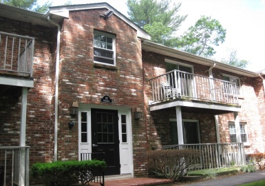 22 Kingswood Drive, Abington, Massachusetts 02351, 1 Bedroom Bedrooms, 4 Rooms Rooms,1 BathroomBathrooms,Residential,For Sale,Kingswood,Kingswood Drive,73397576