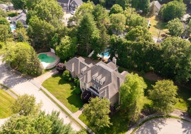 6 Ashley Court, Lynnfield, Massachusetts 01940, 4 Bedrooms Bedrooms, 16 Rooms Rooms,6 BathroomsBathrooms,Residential,For Sale,Ashley Court,73397636