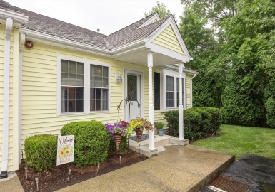 65 Bliss Ave, Attleboro, Massachusetts 02703, 2 Bedrooms Bedrooms, 4 Rooms Rooms,1.5 BathroomsBathrooms,Residential,For Sale,Tuscany Court,Bliss Ave,73397659