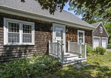 554 Berkley, Berkley, Massachusetts 02779, 4 Bedrooms Bedrooms, 7 Rooms Rooms,1.5 BathroomsBathrooms,Residential,For Sale,Berkley,73397605