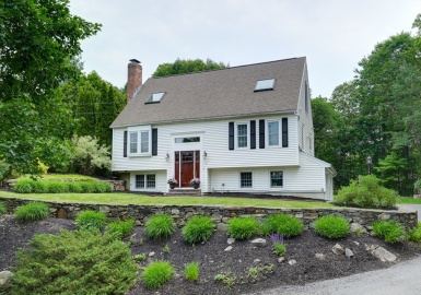 59 Davis St, Northborough, Massachusetts 01532, 4 Bedrooms Bedrooms, 9 Rooms Rooms,3 BathroomsBathrooms,Residential,For Sale,Davis St,73391878