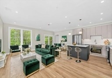 42 Waverly, Boston, Massachusetts 02135, 4 Bedrooms Bedrooms, 6 Rooms Rooms,3 BathroomsBathrooms,Residential,For Sale,Waverly,73397606