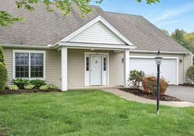 45 Ivy Circle, Wilbraham, Massachusetts 01095, 2 Bedrooms Bedrooms, 6 Rooms Rooms,2.5 BathroomsBathrooms,Residential,For Sale,The Gardens Of Wilbraham,Ivy Circle,73397613