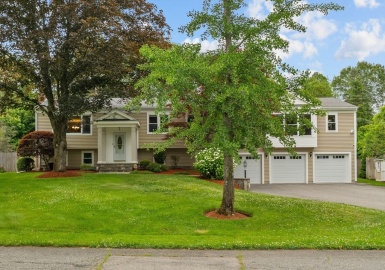 4 Richard Circle, Andover, Massachusetts 01810, 3 Bedrooms Bedrooms, 10 Rooms Rooms,3 BathroomsBathrooms,Residential,For Sale,Richard Circle,73397730