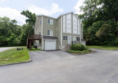 6 Knotts St, Hudson, Massachusetts 01749, 2 Bedrooms Bedrooms, 4 Rooms Rooms,2.5 BathroomsBathrooms,Residential,For Sale,Knott's Clearing,Knotts St,73397786
