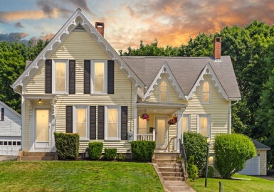 105 W. High Street, Avon, Massachusetts 02322, 4 Bedrooms Bedrooms, 8 Rooms Rooms,2 BathroomsBathrooms,Residential,For Sale,W. High Street,73397981