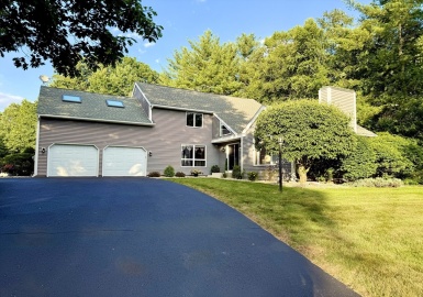 146 Millbrook Dr, East Longmeadow, Massachusetts 01028, 4 Bedrooms Bedrooms, 9 Rooms Rooms,2.5 BathroomsBathrooms,Residential,For Sale,Millbrook Dr,73397911